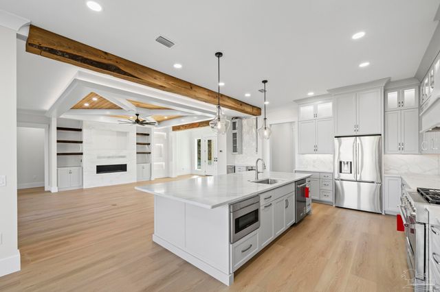 3202 Bay St, Gulf Breeze, FL 32563