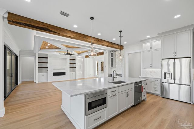 3202 Bay St, Gulf Breeze, FL 32563