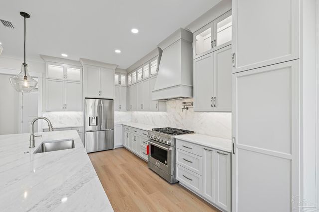 3202 Bay St, Gulf Breeze, FL 32563