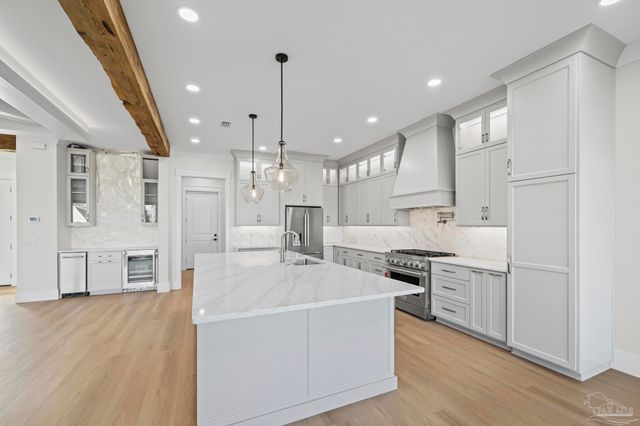 3202 Bay St, Gulf Breeze, FL 32563