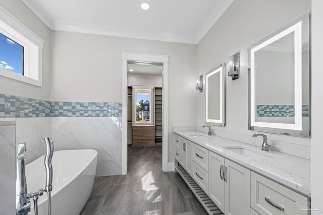 3202 Bay St, Gulf Breeze, FL 32563