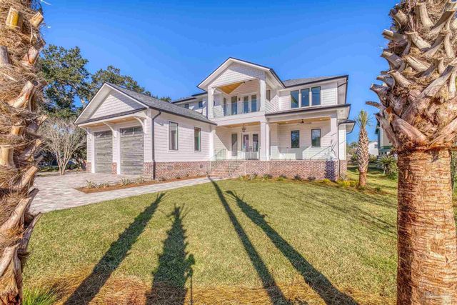 3202 Bay St, Gulf Breeze, FL 32563