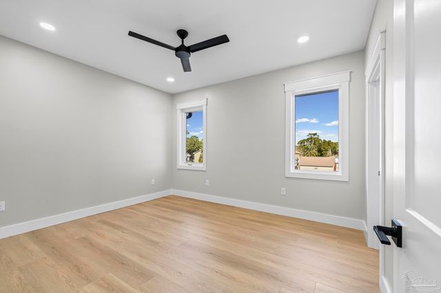 3202 Bay St, Gulf Breeze, FL 32563