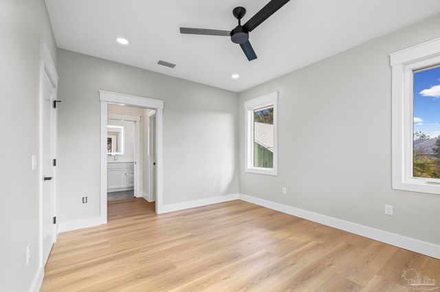 3202 Bay St, Gulf Breeze, FL 32563