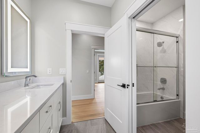 3202 Bay St, Gulf Breeze, FL 32563