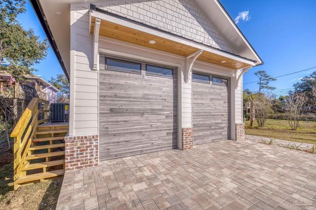 3202 Bay St, Gulf Breeze, FL 32563