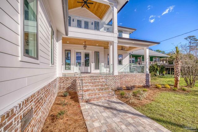 3202 Bay St, Gulf Breeze, FL 32563