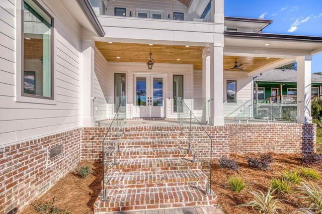 3202 Bay St, Gulf Breeze, FL 32563