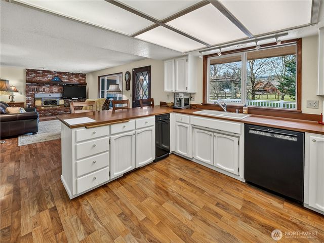 30520 SE 358th Street, Enumclaw, WA 98022