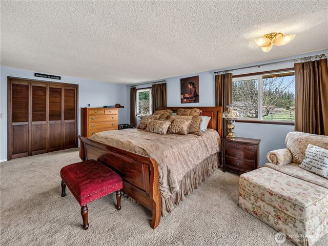 30520 SE 358th Street, Enumclaw, WA 98022