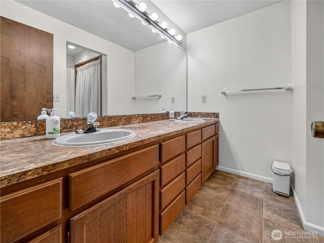 30520 SE 358th Street, Enumclaw, WA 98022