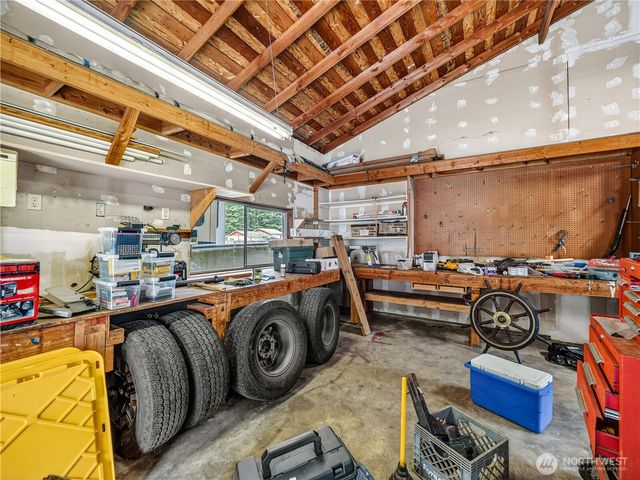 30520 SE 358th Street, Enumclaw, WA 98022