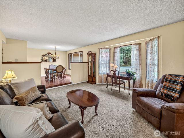 30520 SE 358th Street, Enumclaw, WA 98022