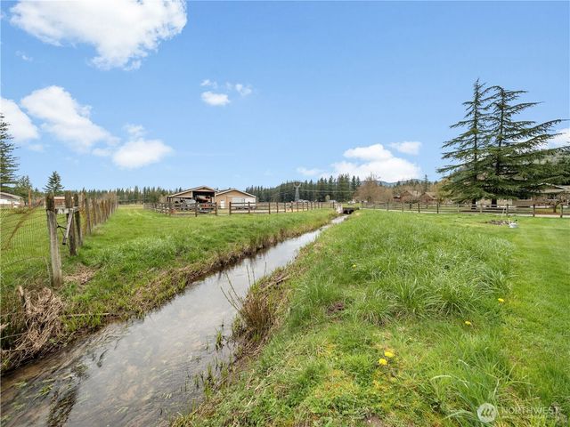 30520 SE 358th Street, Enumclaw, WA 98022