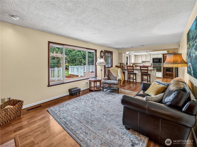 30520 SE 358th Street, Enumclaw, WA 98022