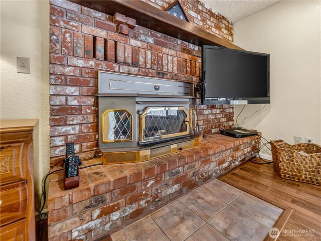30520 SE 358th Street, Enumclaw, WA 98022