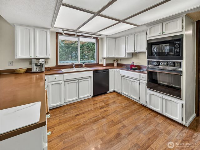 30520 SE 358th Street, Enumclaw, WA 98022
