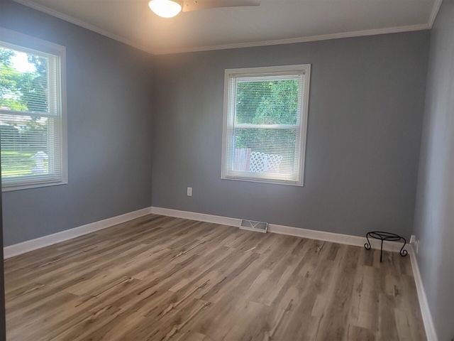 127 N Thompson Street, Jackson, MI 49202
