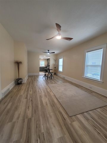 127 N Thompson Street, Jackson, MI 49202