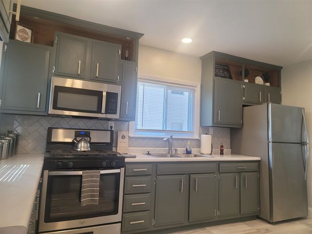 127 N Thompson Street, Jackson, MI 49202