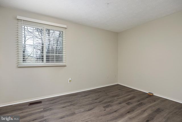 8736 SUSQUEHANNA ST, Lorton, VA 22079