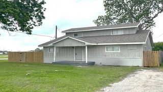 228 Orange Street, La Marque, TX 77568