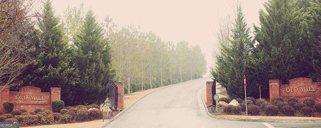 113 Old Mill Drive, Calhoun, GA 30701