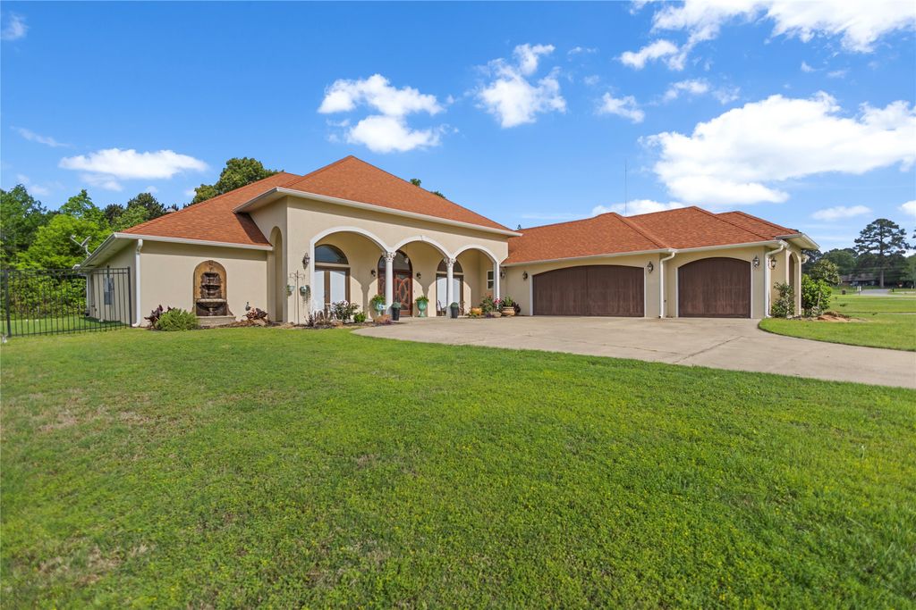 235 County Road 1130, Kilgore, TX 75662