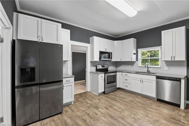 1406 Maple AVE, Portsmouth, VA 23704