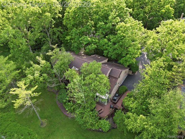 4751 Rolling Ridge Road, West Bloomfield Charter Township, MI 48323