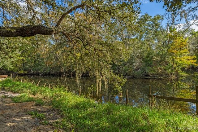 11860 E Cardinal Place, Floral City, FL 34436