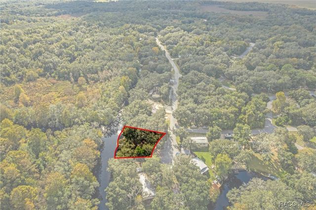 11860 E Cardinal Place, Floral City, FL 34436