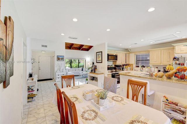 1057 NE 202nd Ln, Miami, FL 33179