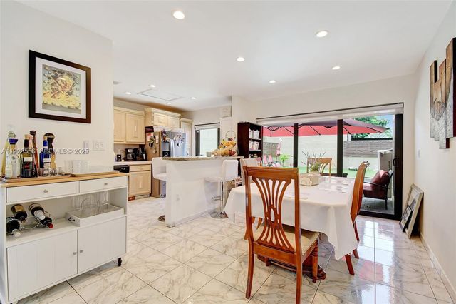 1057 NE 202nd Ln, Miami, FL 33179