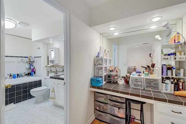 1057 NE 202nd Ln, Miami, FL 33179