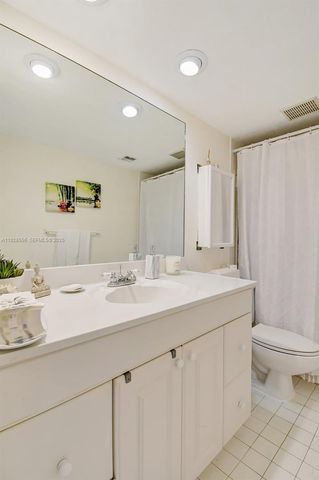 1057 NE 202nd Ln, Miami, FL 33179