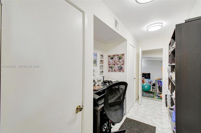 1057 NE 202nd Ln, Miami, FL 33179