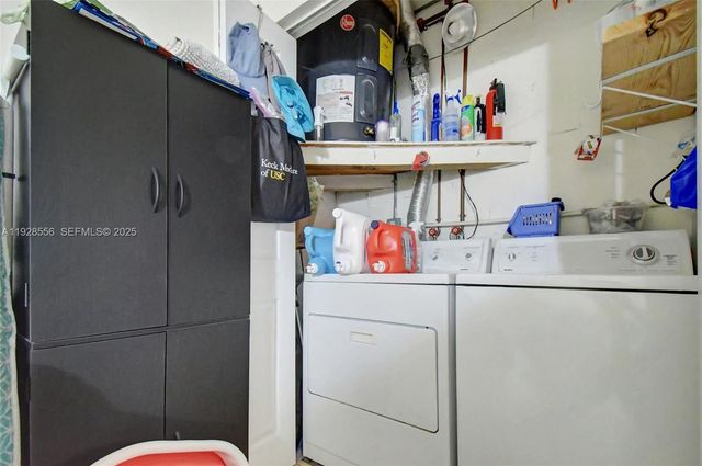 1057 NE 202nd Ln, Miami, FL 33179