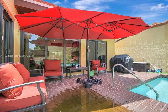 1057 NE 202nd Ln, Miami, FL 33179