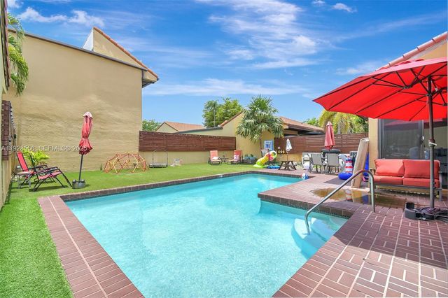 1057 NE 202nd Ln, Miami, FL 33179