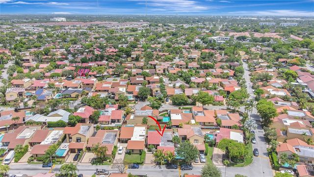 1057 NE 202nd Ln, Miami, FL 33179