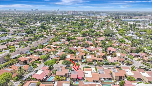 1057 NE 202nd Ln, Miami, FL 33179