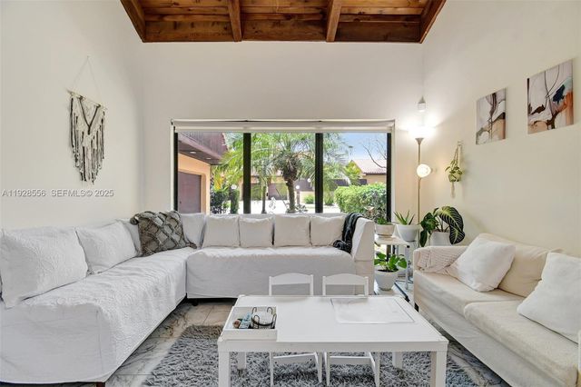 1057 NE 202nd Ln, Miami, FL 33179