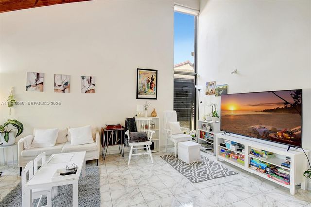 1057 NE 202nd Ln, Miami, FL 33179