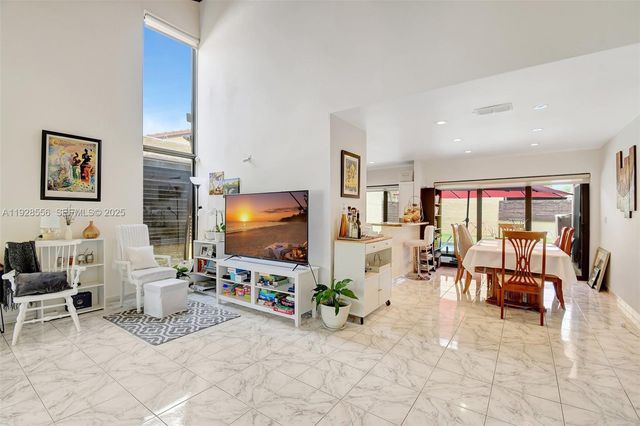 1057 NE 202nd Ln, Miami, FL 33179