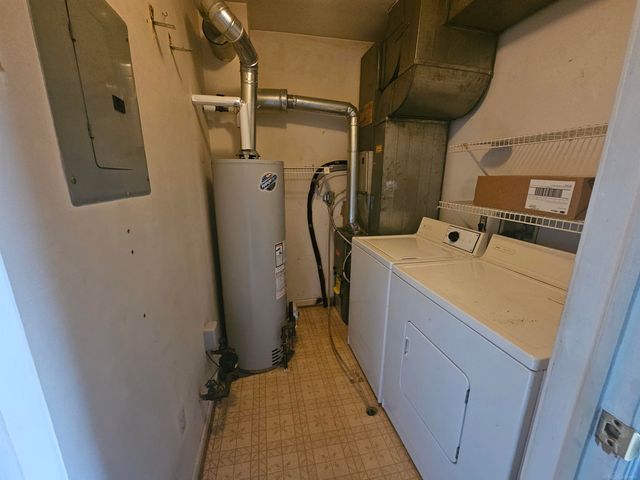 17459 Utica Oaks Lane, Roseville, MI 48066