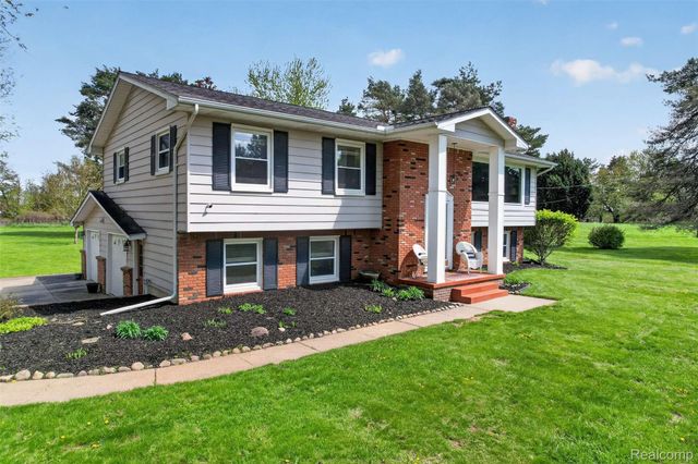 1180 N Hurd Road, Brandon Charter Township, MI 48462