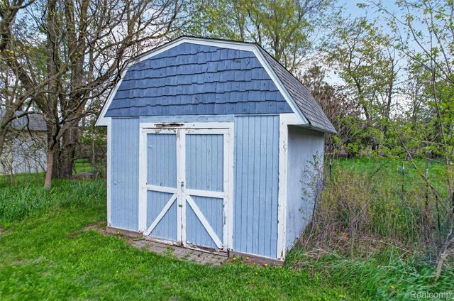1180 N Hurd Road, Brandon Charter Township, MI 48462