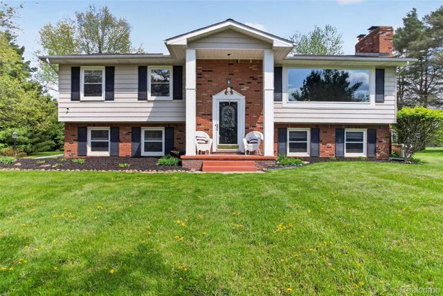 1180 N Hurd Road, Brandon Charter Township, MI 48462