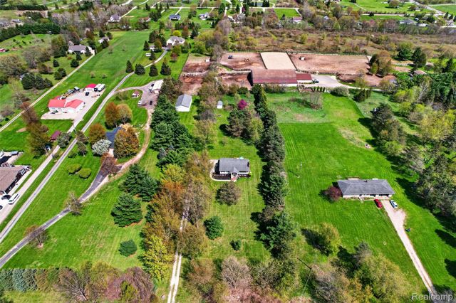 1180 N Hurd Road, Brandon Charter Township, MI 48462